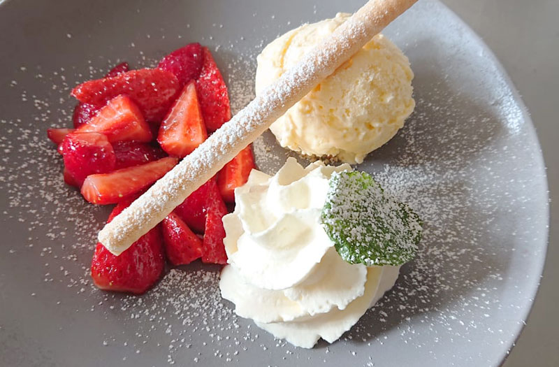 feine Desserts in der Krumbacher-Stuba