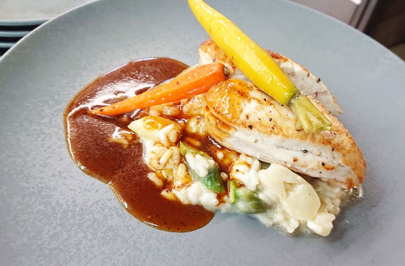 Hühnchen auf Risotto